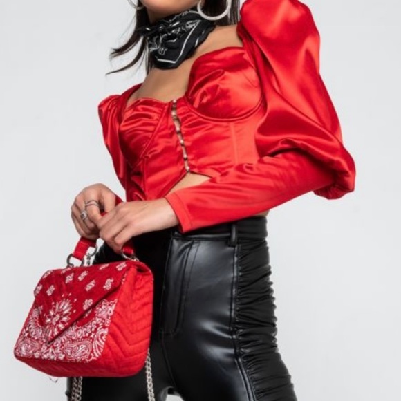 Red button top - Picture 4 of 6